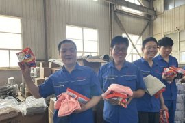 Производитель линии по производству предварительно изолированных труб Хуашида предоставляет ежемесячные льготы своим сотрудникам