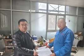 Хорошие новости! Qingdao Huashida успешно подписала контракт с клиентом из Линьи, достигнув двойного успеха с производственной линией 3PE для антикоррозийной обработки и линией для внешней абразивной очистки от ржавчины! 
